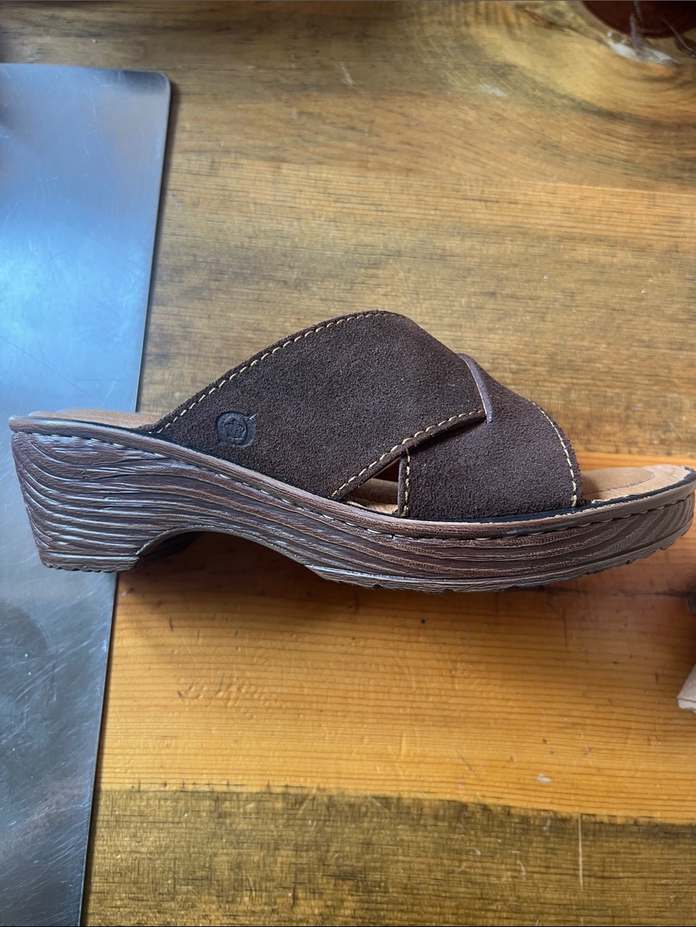 Born Teayo Chocolate Brown Distressed Suede Crisscross Slide Sandals size 6 - Picture 11 of 13